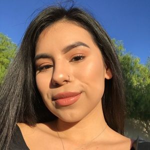 Meet your Posher, Emely